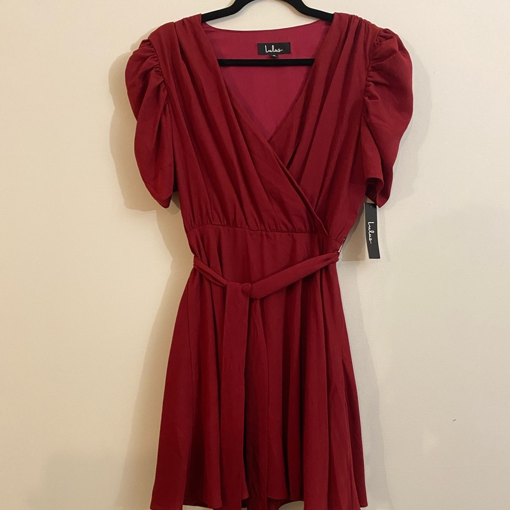 (NEW) Lulus Puff Sleeves Crimson Midi Dress